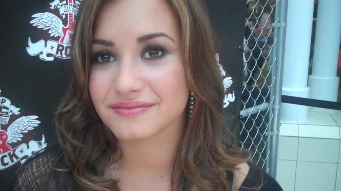 Demi Lovato_ Very Fashionable And  Pretty During An Interview 0122 Demi Lovato_ Very Fashionable And  Pretty During An Interview 0122