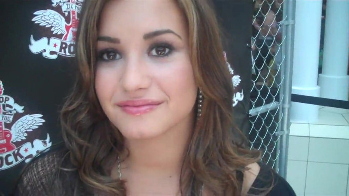 Demi Lovato_ Very Fashionable And  Pretty During An Interview 0127 Demi Lovato_ Very Fashionable And  Pretty During An Interview 0127