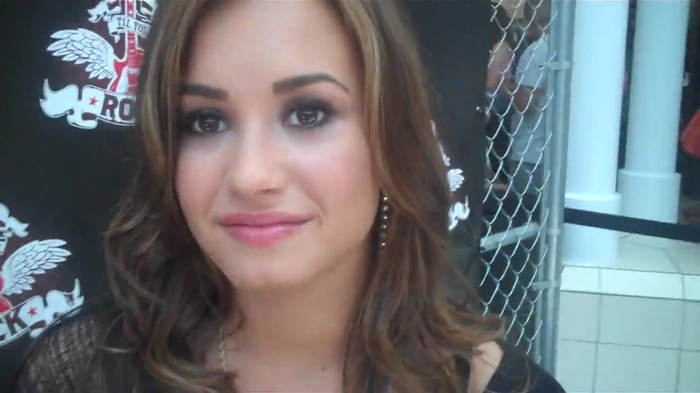 Demi Lovato_ Very Fashionable And  Pretty During An Interview 0140 Demi Lovato_ Very Fashionable And  Pretty During An Interview 0140