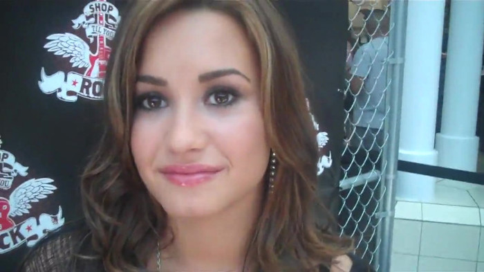 Demi Lovato_ Very Fashionable And  Pretty During An Interview 0148 Demi Lovato_ Very Fashionable And  Pretty During An Interview 0148