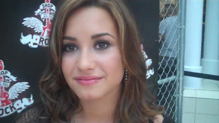 Demi Lovato_ Very Fashionable And  Pretty During An Interview 0154 Demi Lovato_ Very Fashionable And  Pretty During An Interview 0154