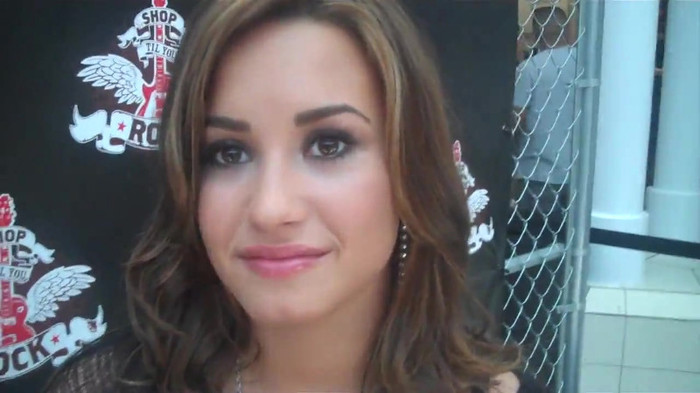 Demi Lovato_ Very Fashionable And  Pretty During An Interview 0156 Demi Lovato_ Very Fashionable And  Pretty During An Interview 0156