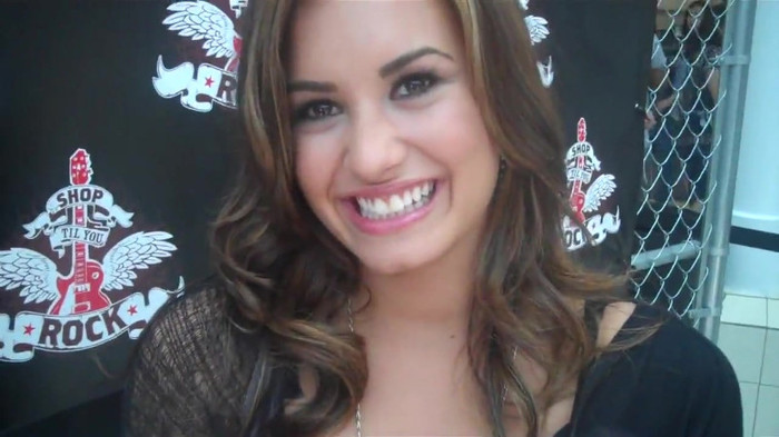 Demi Lovato_ Very Fashionable And  Pretty During An Interview 0297 - Demilush - Very Fashionable And  Pretty During An Interview Part oo1