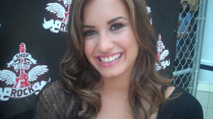 Demi Lovato_ Very Fashionable And  Pretty During An Interview 0307 - Demilush - Very Fashionable And  Pretty During An Interview Part oo1
