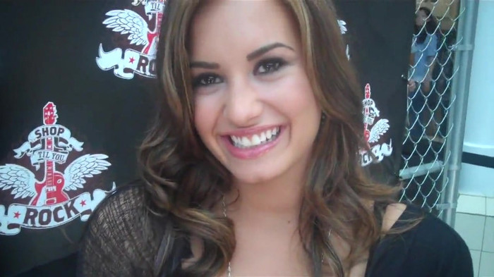 Demi Lovato_ Very Fashionable And  Pretty During An Interview 0308 - Demilush - Very Fashionable And  Pretty During An Interview Part oo1