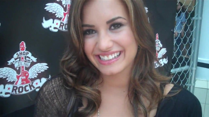 Demi Lovato_ Very Fashionable And  Pretty During An Interview 0311 - Demilush - Very Fashionable And  Pretty During An Interview Part oo1