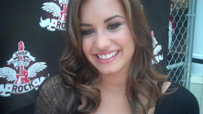 Demi Lovato_ Very Fashionable And  Pretty During An Interview 0328 - Demilush - Very Fashionable And  Pretty During An Interview Part oo1