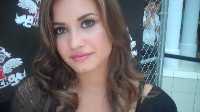 Demi Lovato_ Very Fashionable And  Pretty During An Interview 0595