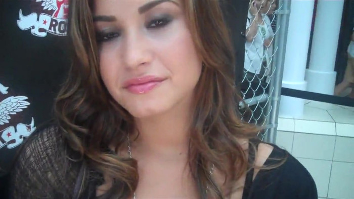 Demi Lovato_ Very Fashionable And  Pretty During An Interview 0625