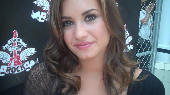 Demi Lovato_ Very Fashionable And  Pretty During An Interview 0420