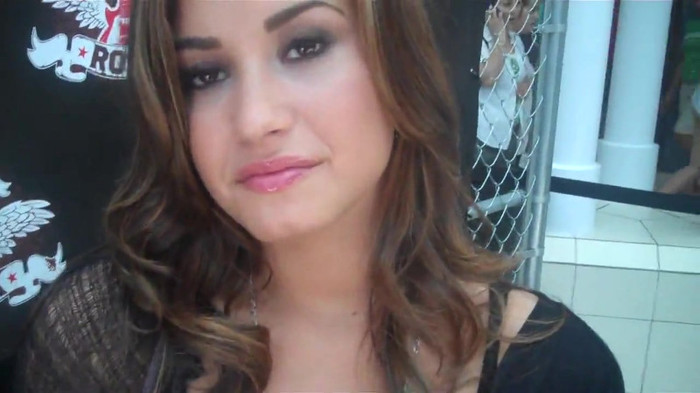 Demi Lovato_ Very Fashionable And  Pretty During An Interview 0630