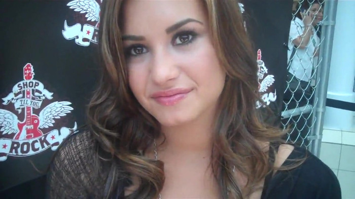 Demi Lovato_ Very Fashionable And  Pretty During An Interview 0435 - Demilush - Very Fashionable And  Pretty During An Interview Part oo1