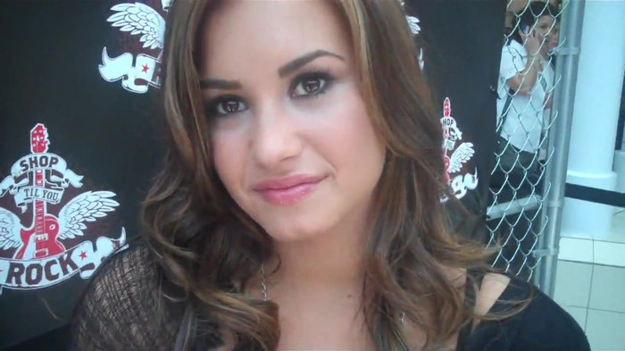 Demi Lovato_ Very Fashionable And  Pretty During An Interview 0450 Demi Lovato_ Very Fashionable And  Pretty During An Interview 0450