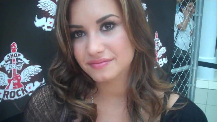 Demi Lovato_ Very Fashionable And  Pretty During An Interview 0469