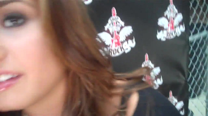 Demi Lovato_ Very Fashionable And  Pretty During An Interview 0965