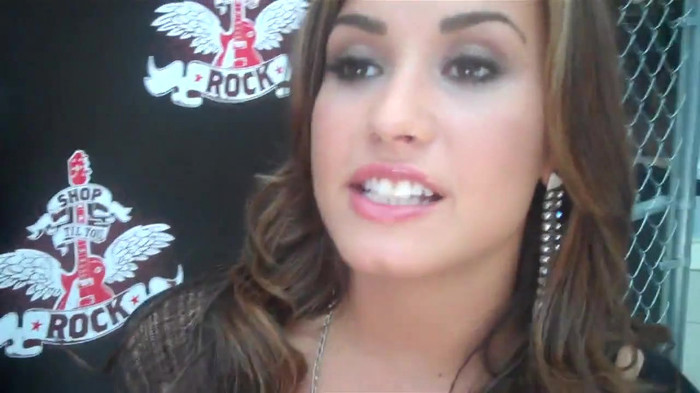 Demi Lovato_ Very Fashionable And  Pretty During An Interview 1007