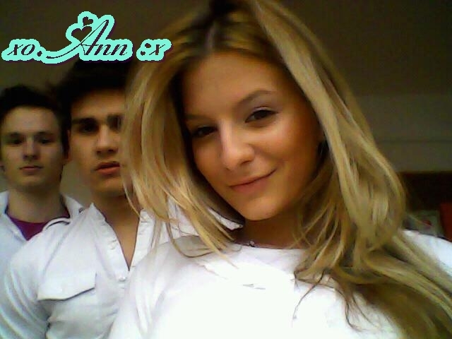 Hoomee sweet homee :x! Aqm haaii la schimbat . - x - Annn Room -x