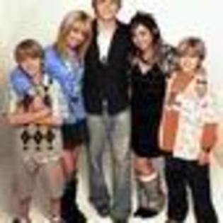 the-suite-life-of-zack-and-cody-212780l-thumbnail_gallery - zak si cody ce viata minunata