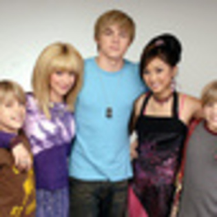 the-suite-life-of-zack-and-cody-239591l-thumbnail_gallery - zak si cody ce viata minunata