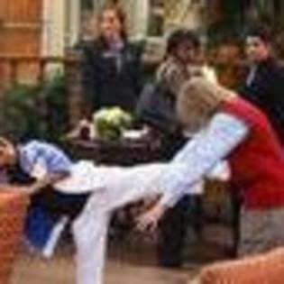 the-suite-life-of-zack-and-cody-289625l-thumbnail_gallery - zak si cody ce viata minunata