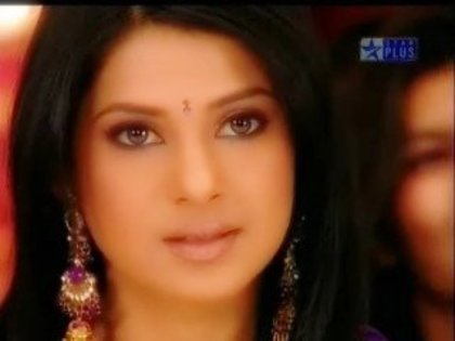 163763_161967783851120_114833878564511_315807_7762974_n - jennifer winget 7