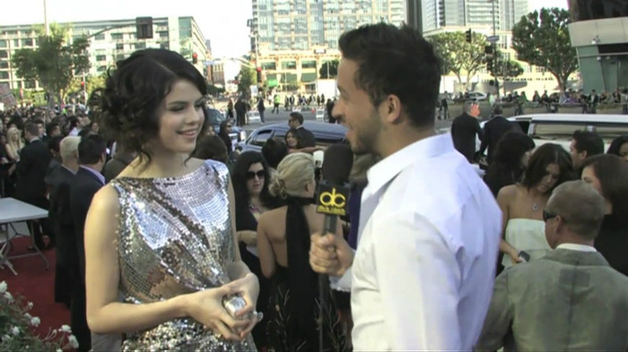 bscap0015 - Selena Gomez 2009 Red Carpet Interview AMA-SC