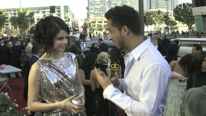 bscap0020 - Selena Gomez 2009 Red Carpet Interview AMA-SC