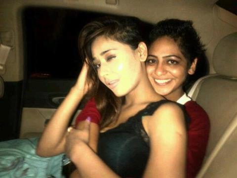 4 - sara khan11