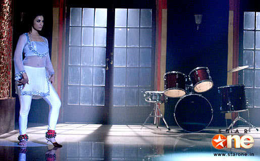 47785_156950057653257_141600485854881_566821_7529992_n - dmg-kash