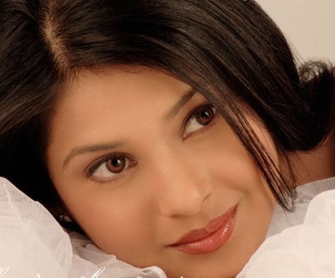 1.Jennifer Winget - top 10 actrite care imi plac de la tellywood