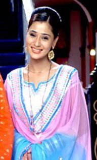 2.Sara Khan