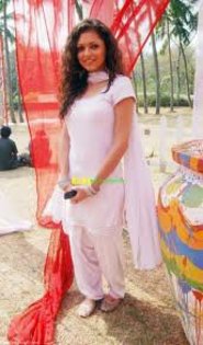 4.Drashti Dhami