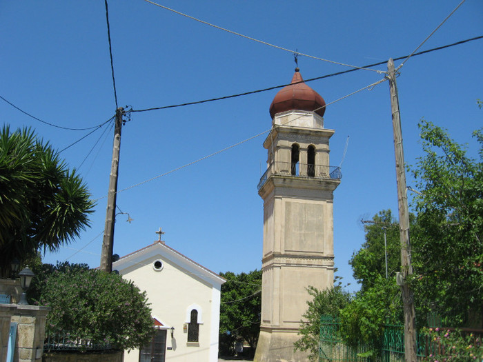 reper biserica care are cupola ca la bis,rusesti