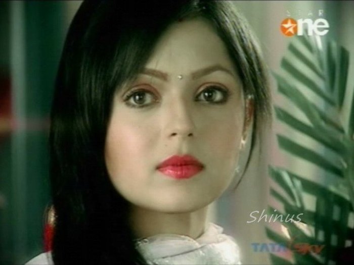  - 20 July 2011 New Promo Pics Geet