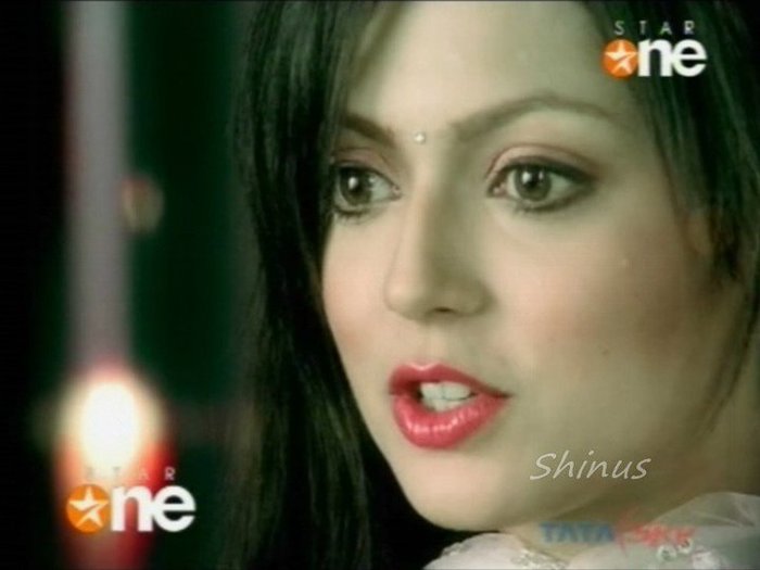  - 20 July 2011 New Promo Pics Geet