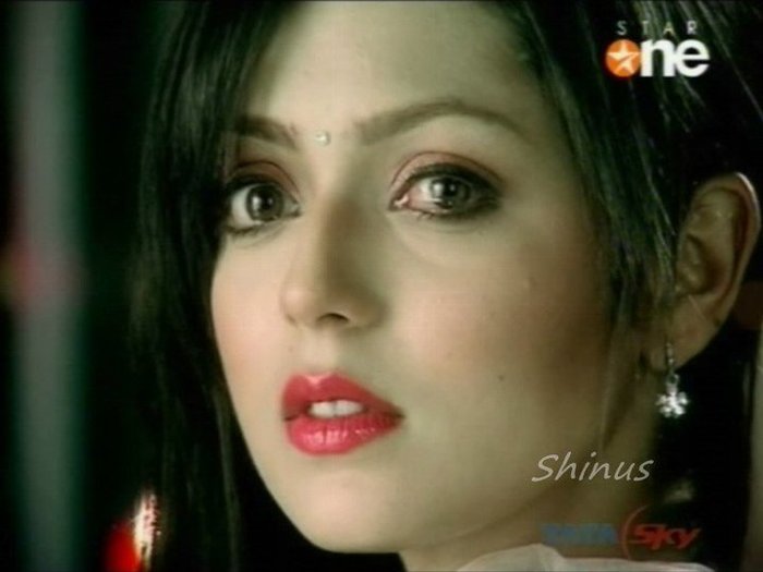  - 20 July 2011 New Promo Pics Geet