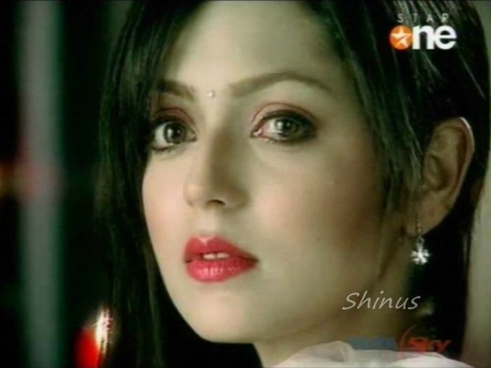  - 20 July 2011 New Promo Pics Geet