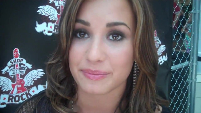 Demi Lovato_ Very Fashionable And  Pretty During An Interview 1351