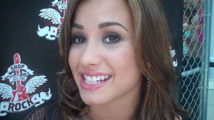 Demi Lovato_ Very Fashionable And  Pretty During An Interview 1372 - Demilush - Very Fashionable And Pretty During An Interview Part oo3