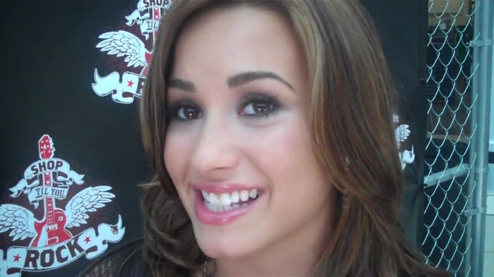 Demi Lovato_ Very Fashionable And  Pretty During An Interview 1404