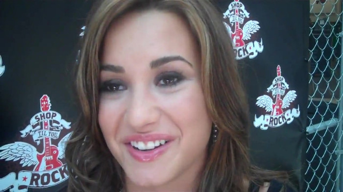 Demi Lovato_ Very Fashionable And  Pretty During An Interview 1482