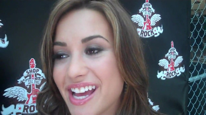 Demi Lovato_ Very Fashionable And  Pretty During An Interview 1504