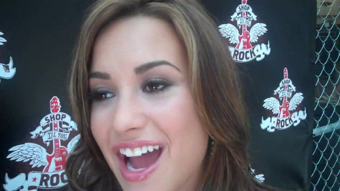 Demi Lovato_ Very Fashionable And  Pretty During An Interview 1511