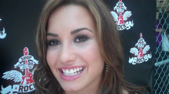 Demi Lovato_ Very Fashionable And  Pretty During An Interview 1565 - Demilush - Very Fashionable And Pretty During An Interview Part oo4