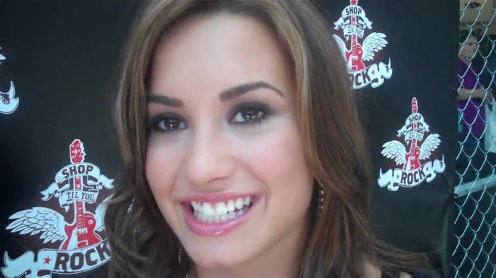 Demi Lovato_ Very Fashionable And  Pretty During An Interview 1570