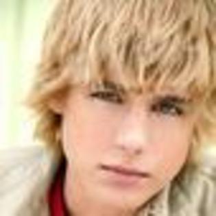 cody-linley-106318l-thumbnail_gallery