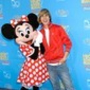 cody-linley-322841l-thumbnail_gallery - Cody Linley