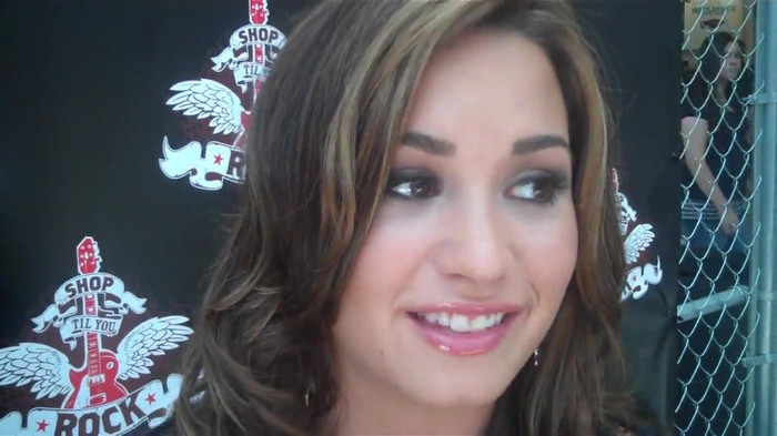 Demi Lovato_ Very Fashionable And  Pretty During An Interview 1667 - Demilush - Very Fashionable And Pretty During An Interview Part oo4