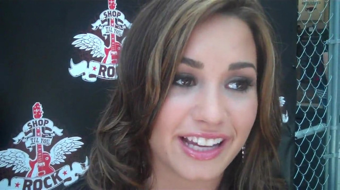Demi Lovato_ Very Fashionable And  Pretty During An Interview 1693