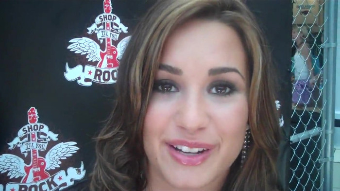 Demi Lovato_ Very Fashionable And  Pretty During An Interview 1723